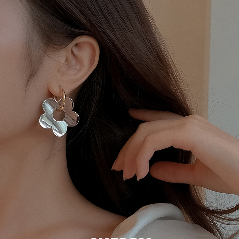Sweet Glossy Metal Flower Shaped Drop Earrings For Woman's Elegant Accessories For Korean Fashion Jewelry Girls