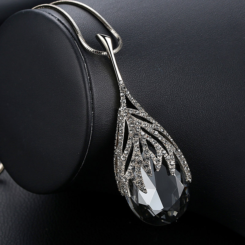 New Arrival Long Necklaces for Women Fashion Gray Crystal Choker Collier Femme Statement Necklaces & Pendants