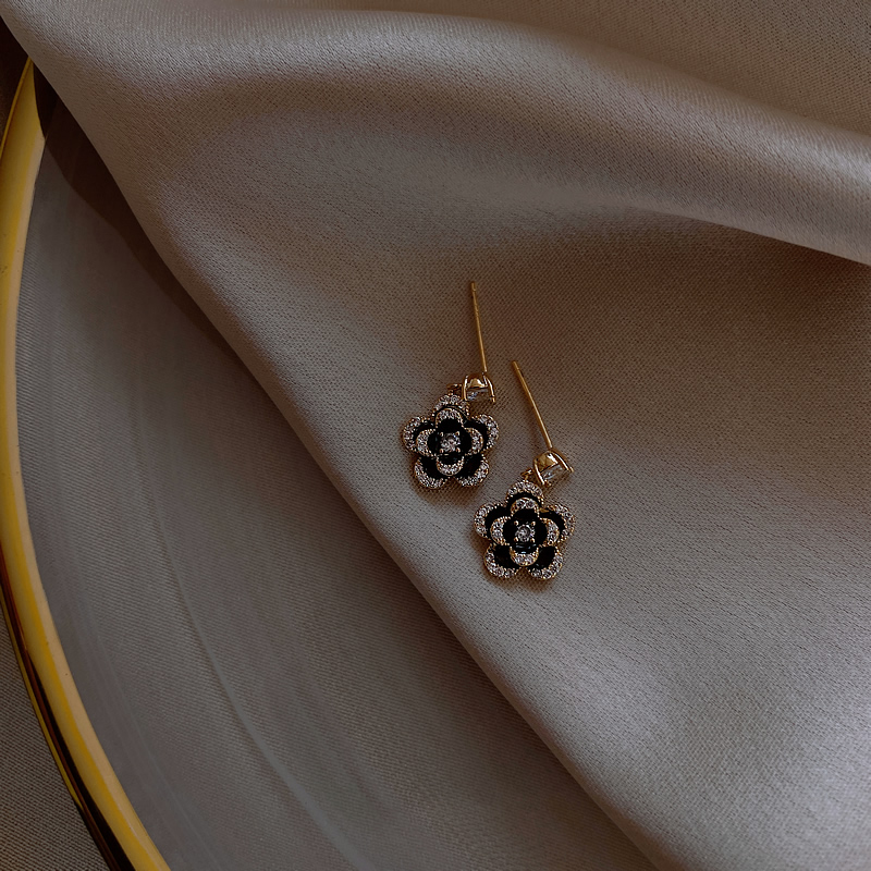 Elegant lady Zircon Black Camellia Pendant Earrings For Woman Fashion Luxury Jewelry Wedding Party Girl's Sexy Earrings