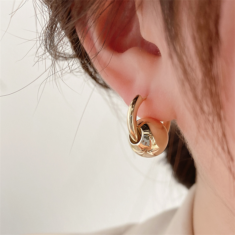 European and American Retro Simple Metal Spherical Pendant Earrings Fashion Classic Jewelry Unusual Accessories For Party Womans