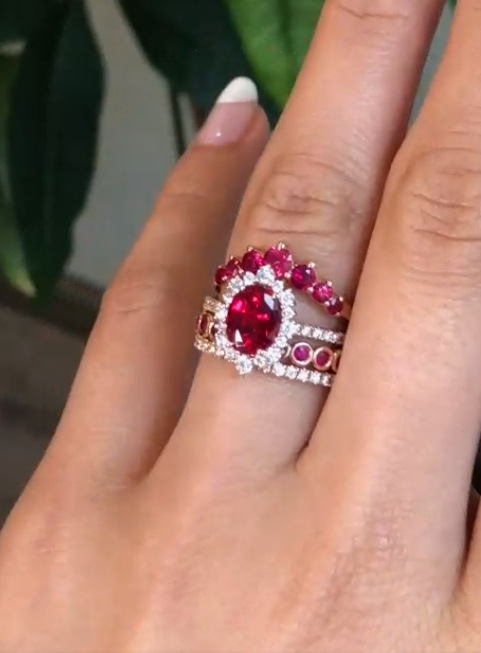 Ring Fashion Temperament High-end Diamond-set Water Drop Red Gemstone Engagement Temperament Jewelry