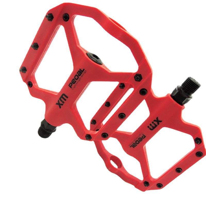 1 Pair Helpful Universal Bicycle Pedals 5 Colors Bike Platform Pedals Anti-slip   for Cycling