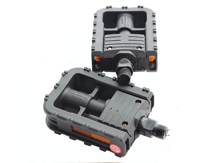2pcs Mountain bike engineering plastic folding bike pedal leisure bike pedal foldable bicycle pedal