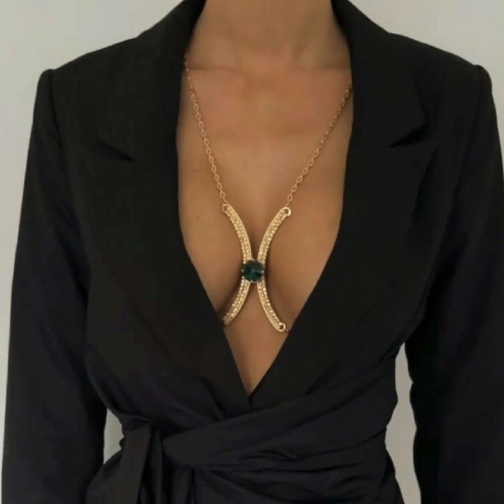 Trendy Green Crystal Rhinestone Chest Bracket Bra Chain Harness Coin Women Sexy Metal Body Chain Jewelry Party Festival Clothing