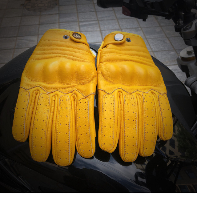 1 Pair Motorcycle protective retro locomotive leather gloves for men and touch screen gloves for women in autumn and winter