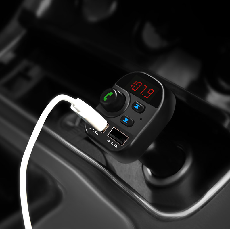Bluetooth Car Kit Wireless FM Transmitter Hands Free Calling A2DP Music Playing 5V 1 A / 3.1A Dual USB Car Charger