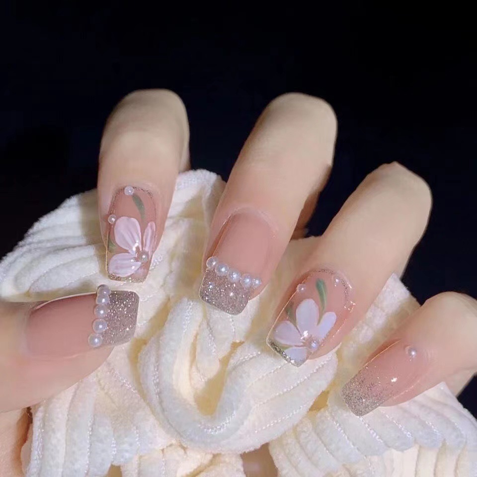 Fake nails ice through camellia pearl powder transparent nail patch no trace 24 pieces box