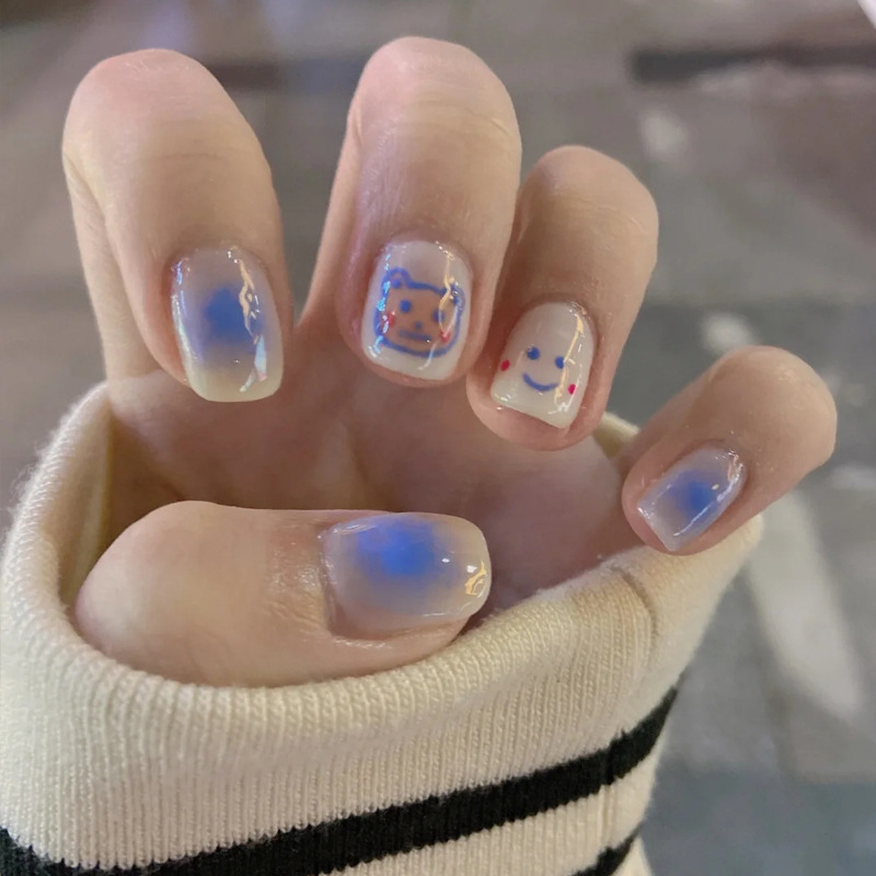 Cute bear manicure wearable nail detachable nail sticker short