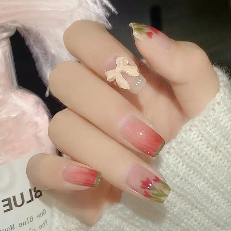 24 pieces of fake nails wearing a fresh powder green bow box