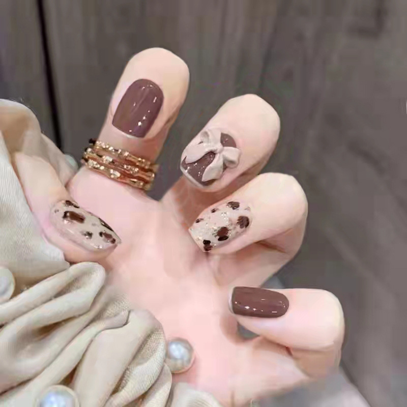 Brown Leopard Print Wearing A Fake Nail Bow Removable Short Finished Product