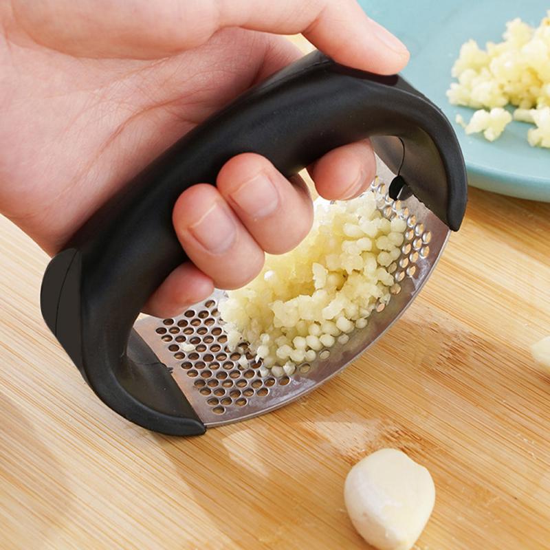Manual  Garlic Presses Home Multi-function Hand Held Garlic Clasp Stainless Steel O-shaped Garlic Press Kitchen Accessories Hot