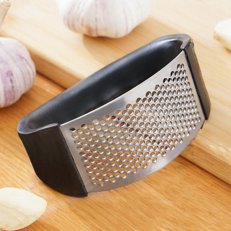 Manual  Garlic Presses Home Multi-function Hand Held Garlic Clasp Stainless Steel O-shaped Garlic Press Kitchen Accessories Hot