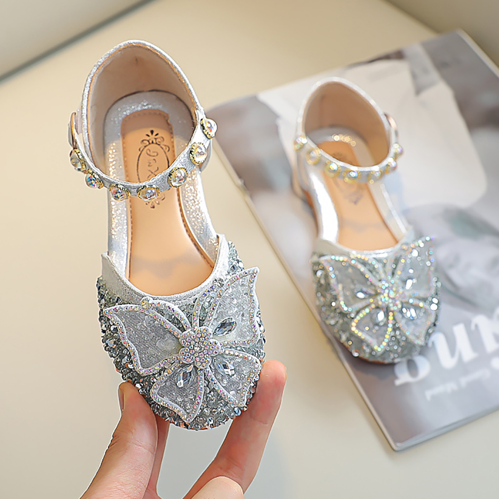 Summer Baby Girls Sandals Fashion Pearl Crystal Shoes Bling Bowknot Sandals Shoes Single Princess Shoes Sandals Dancing Shoes