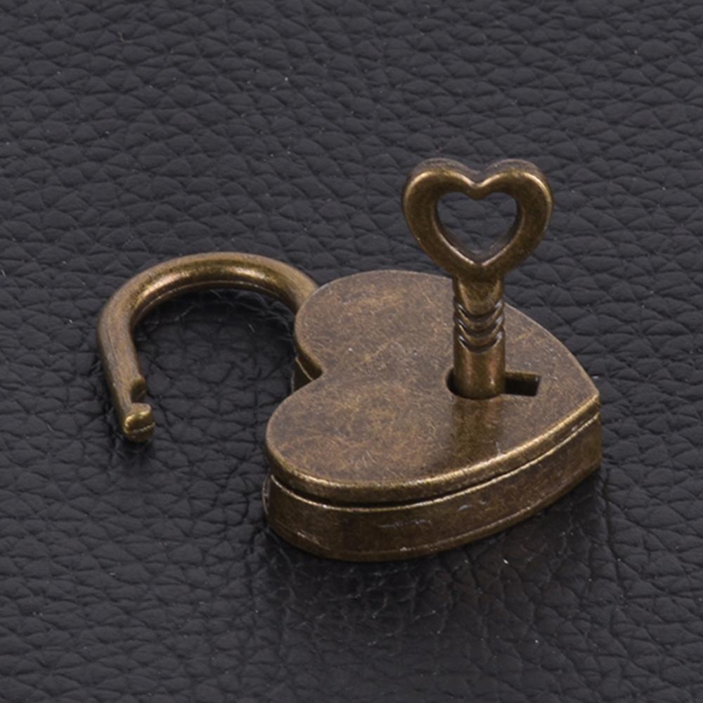 Vintage Heart Shape Vintage OldAntique Style Mini Padlock Bag Travel Suitcase Luggage Box Case Key Lock Wedding Jewelry Box Case