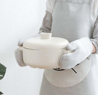 1pair Solid Color Heat Resistant Glove Cotton Linen Fashion Nordic Kitchen Cooking Microwave Gloves Baking BBQ Potholders Oven Mitts