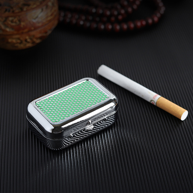 Mini Portable Metal Cigarette Ashtray Fashion Ashtray wiht Lockable Lid Desktop Ash Case Outdoor Pocket Ashtray Gift For Man
