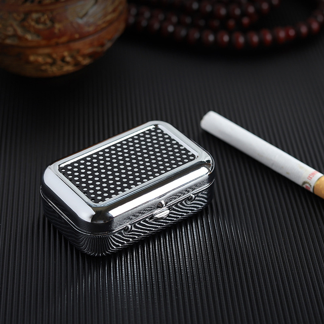 Mini Portable Metal Cigarette Ashtray Fashion Ashtray wiht Lockable Lid Desktop Ash Case Outdoor Pocket Ashtray Gift For Man