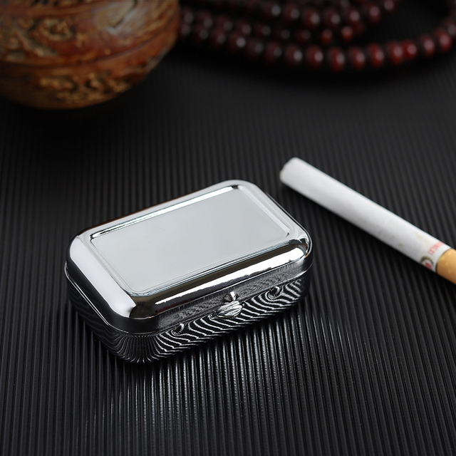 Mini Portable Metal Cigarette Ashtray Fashion Ashtray wiht Lockable Lid Desktop Ash Case Outdoor Pocket Ashtray Gift For Man