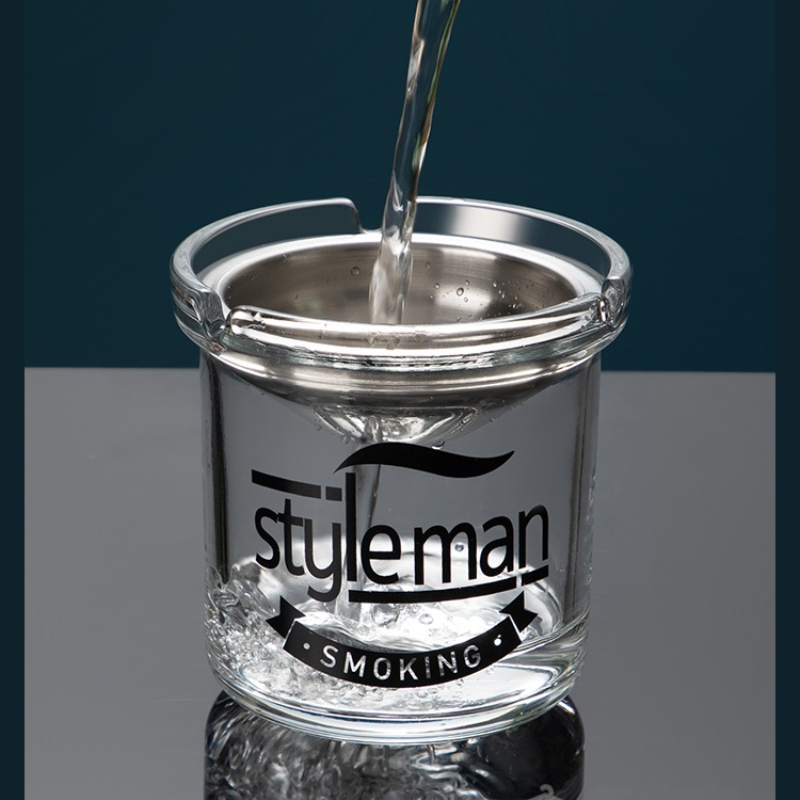 Ashtray home living room anti-fly ash office creative stainless steel funnel ash cup car carrier with cover high-end office desk