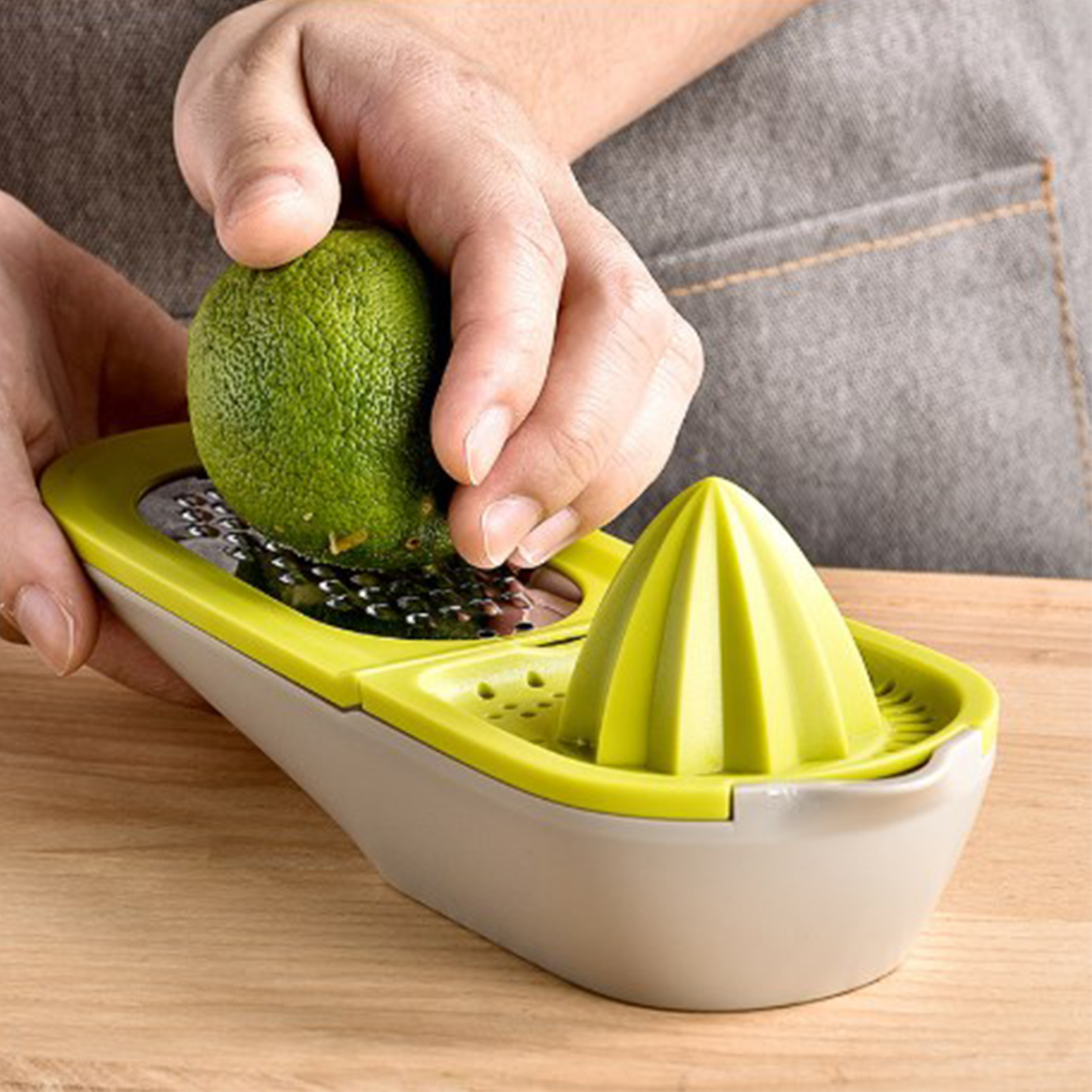 Lemon Juicer Container Built-in Grater Lemon Hand Juicer Citrus Juicer Reusable And Effort-saving Mini Portable Blender Squeezer