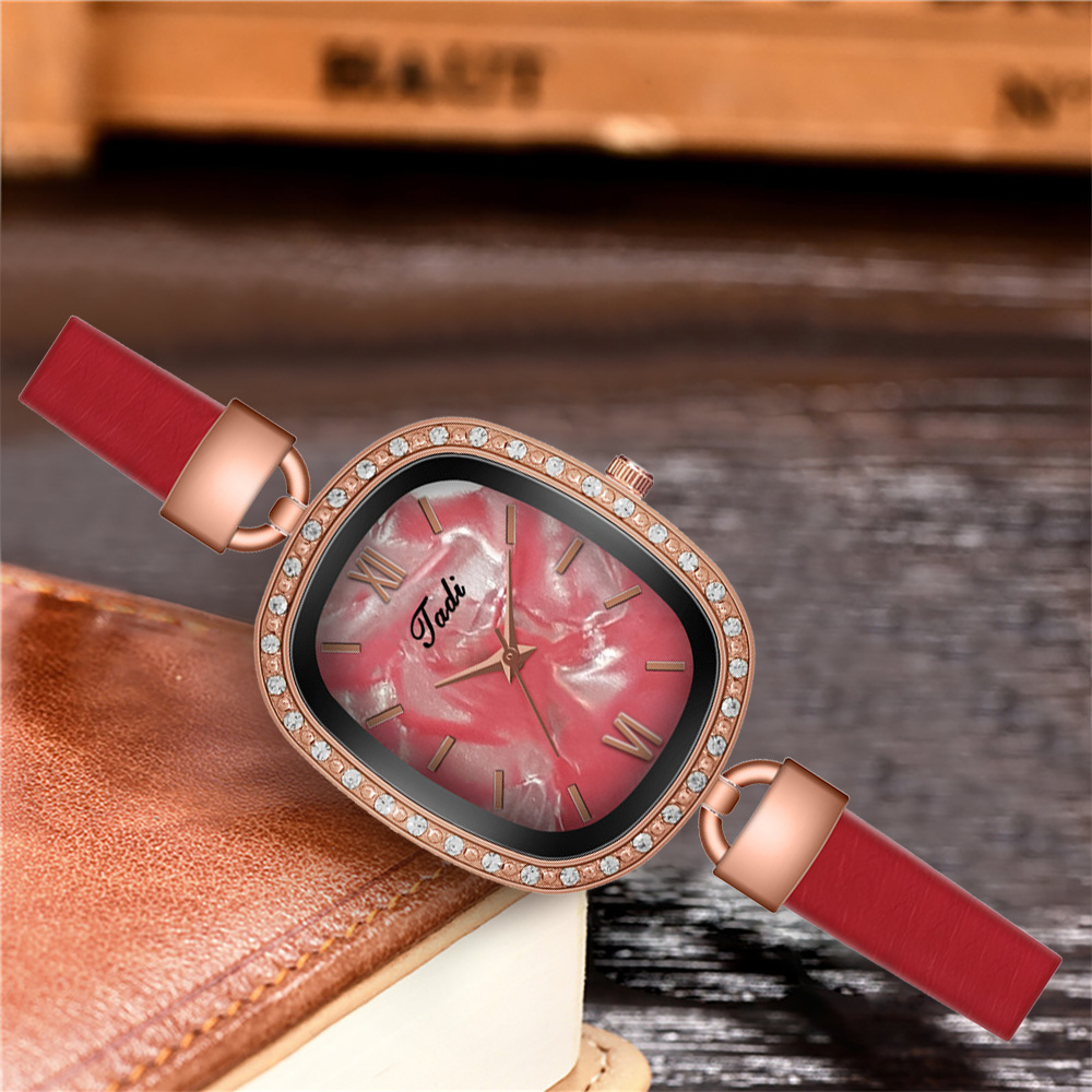 Women Oval Shell Dial Watches Fashion Leather Ladies Rhinestone Quartz Roma Watch