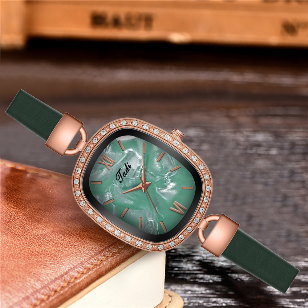 Women Oval Shell Dial Watches Fashion Leather Ladies Rhinestone Quartz Roma Watch