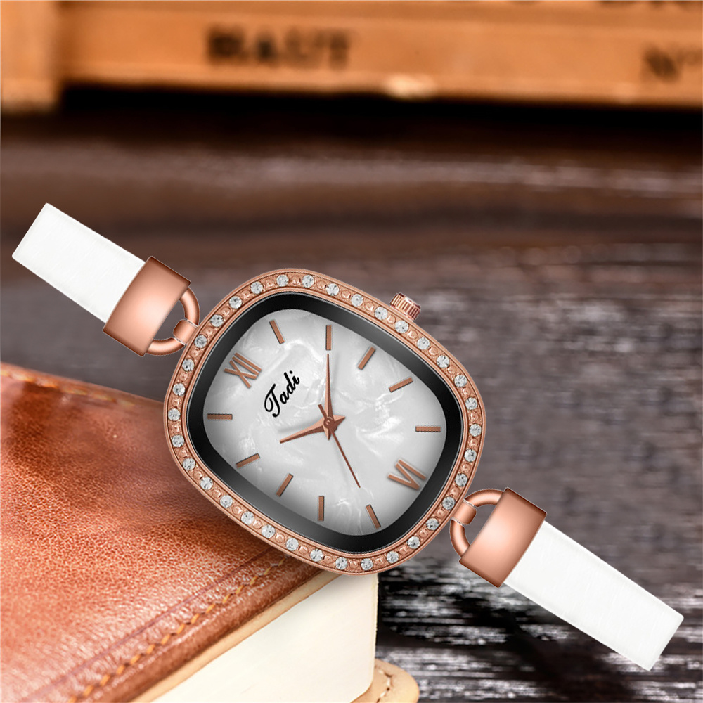 Women Oval Shell Dial Watches Fashion Leather Ladies Rhinestone Quartz Roma Watch