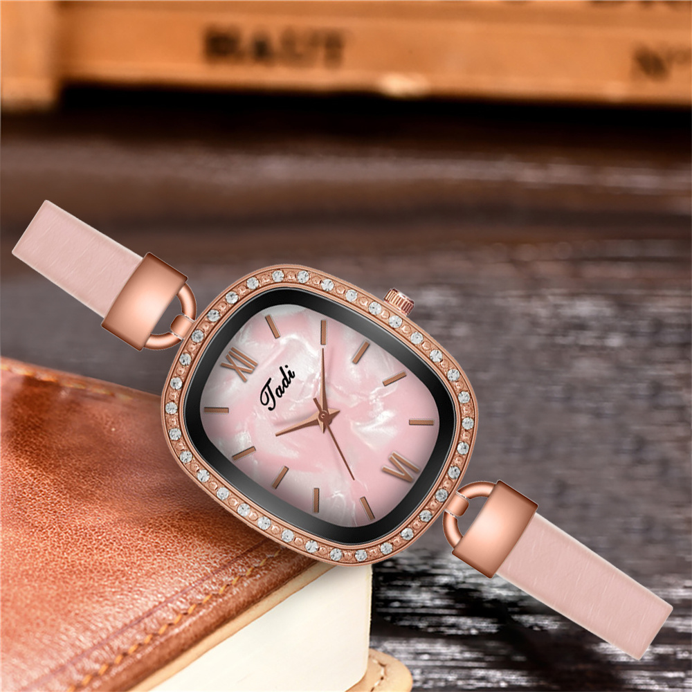 Women Oval Shell Dial Watches Fashion Leather Ladies Rhinestone Quartz Roma Watch