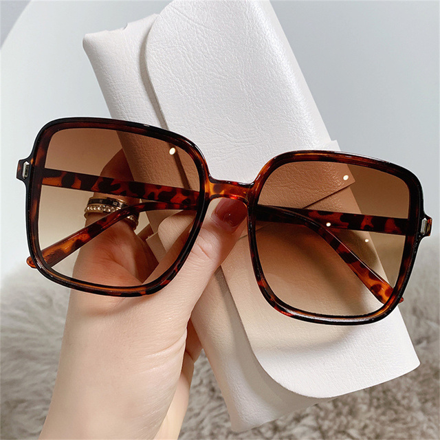 Retro Rice Nail Square Sunglasses Round Face Ladies Anti-ultraviolet Sunglasses Wild Jelly Sunglasses Outdoor Goggles Uv400
