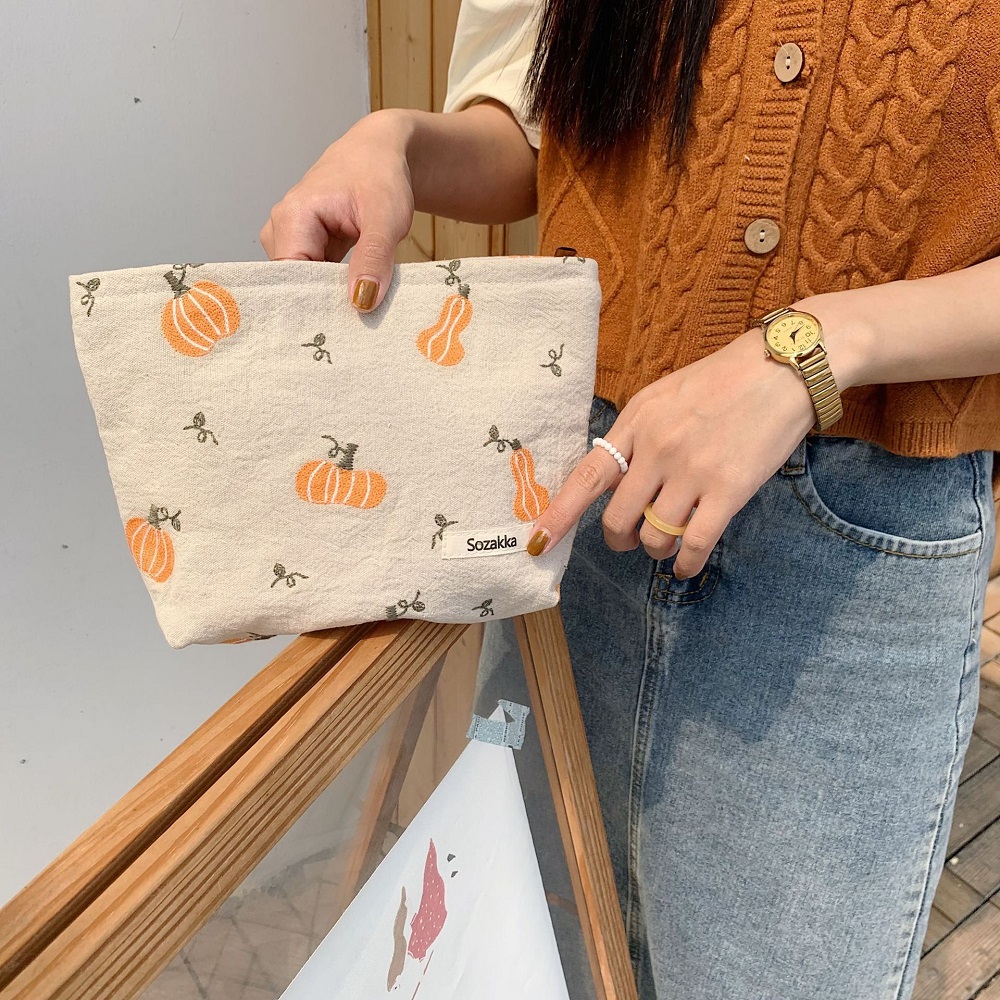 3D Pumpkin Embroidered Makeup Bags Organizer Handbag Fashion Zipper Pouch Purses Large Capacity Woman Cosmetic Bag