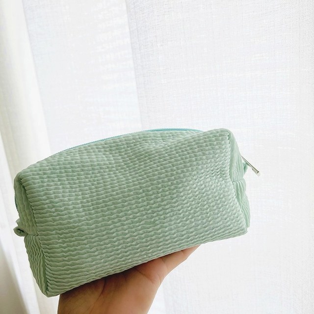 Brand new: Main Material: nylon Origin: Mainland China CN: Zhejiang Item Width: 9.5cm Style: Fashion Material Composition: nylon/canvas Pattern Type: Cartoon Closure Type: zipper M