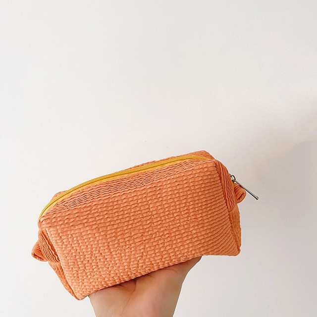 Brand new: Main Material: nylon Origin: Mainland China CN: Zhejiang Item Width: 9.5cm Style: Fashion Material Composition: nylon/canvas Pattern Type: Cartoon Closure Type: zipper M