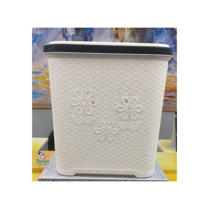 Plastic Laundry Basket With A Lid