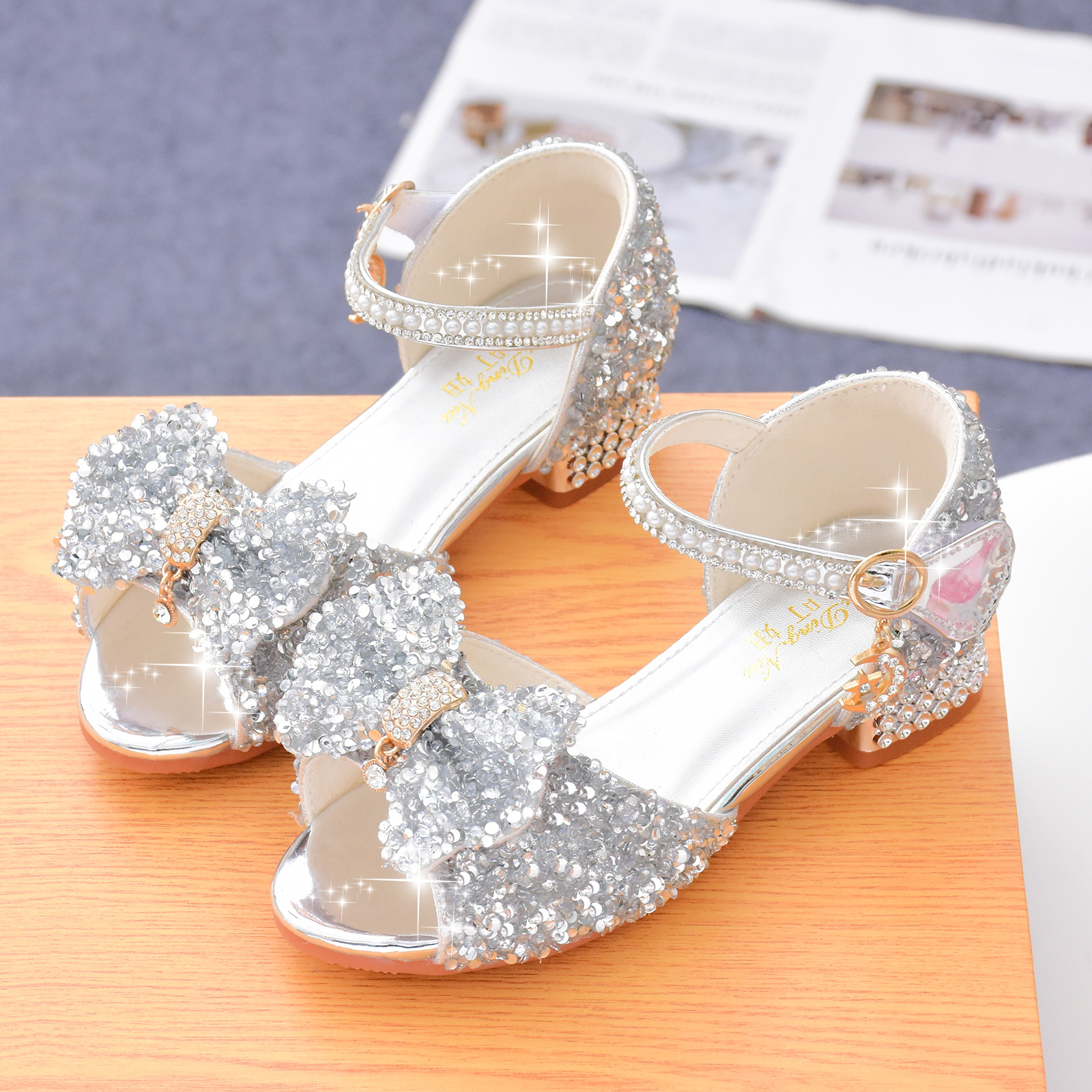 Children's Sandals Summer Princess Crystal Shoes 2022 New Girls High Heels Fashion Sequins Girls Soft Bottom Performance Shoes  Kids&Baby Shoes