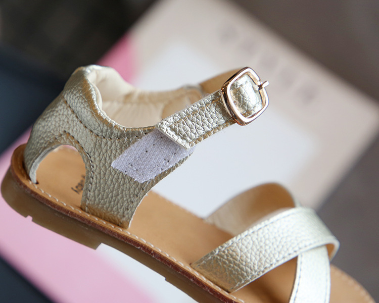 Girls Sandals 2022 New Summer Korean Girls Cross-tied Princess Roman Shoes Little Girl Soft Sole Comfortable Beach Shoes E12186