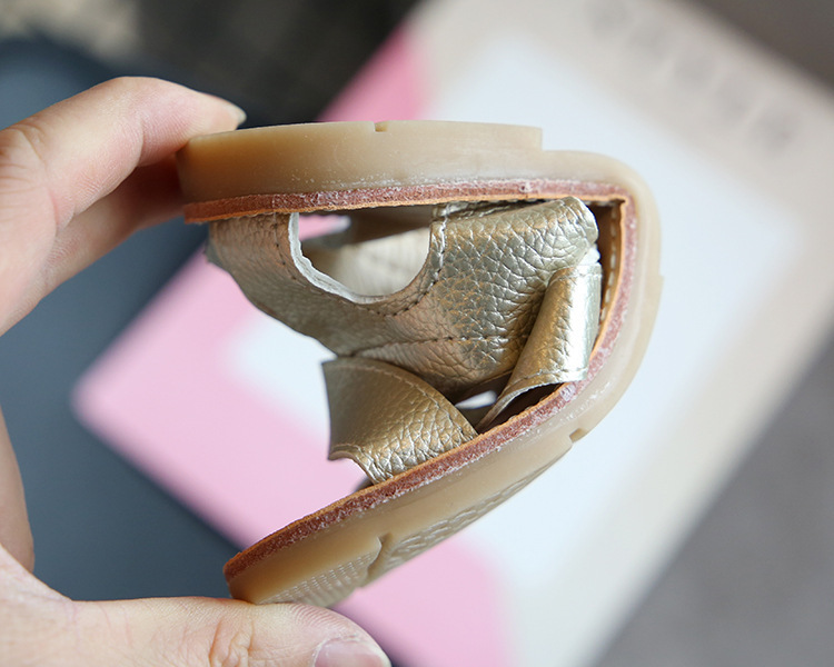 Girls Sandals 2022 New Summer Korean Girls Cross-tied Princess Roman Shoes Little Girl Soft Sole Comfortable Beach Shoes E12186