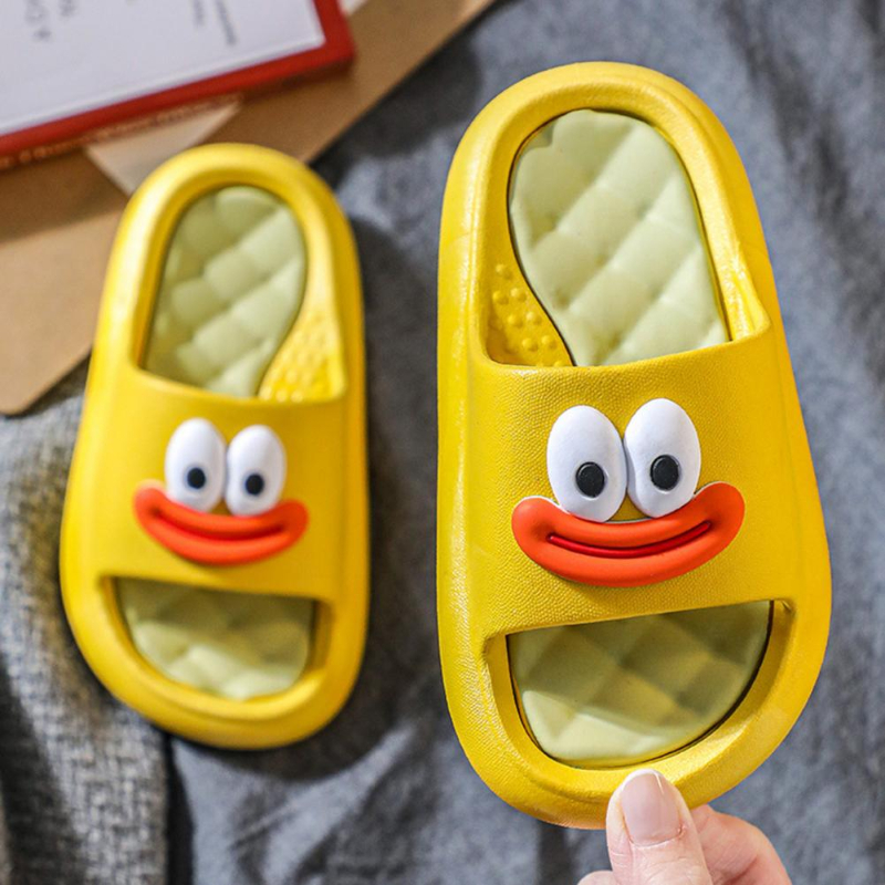 Casual EVA Soft Thick Sole Unisex Indoor Slippers Home Slippers Children Fashion Summer Beach Slides Outdoor Sandals Shoes