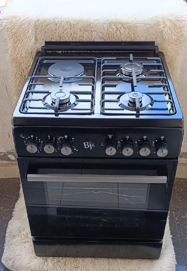 BJS 3 + 1 free Standing gas cooker with 60L Electric Oven And Turbo fan BJS I-6011T Black 60 X 60 3 GAS + 1 100W Hot Plate With Turbo-FAN