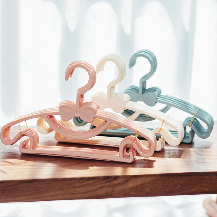 10pcs Kids Clothes Hanger Racks Portable Plastic Display Hangers Windproof Children Coats Hanger Baby Clothing Organizer