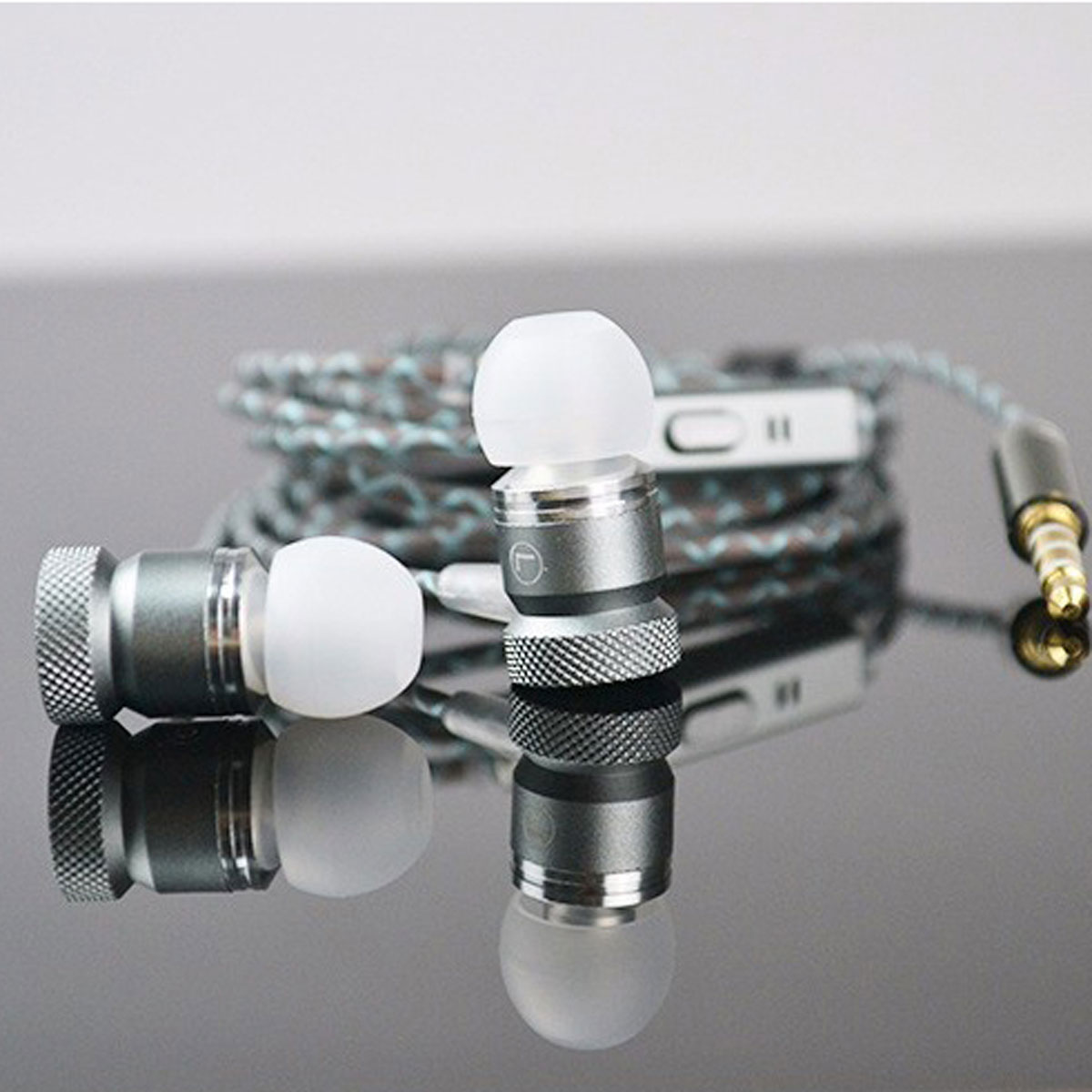 New Stereo Sport in-ear Headphone Earphone W/Mic