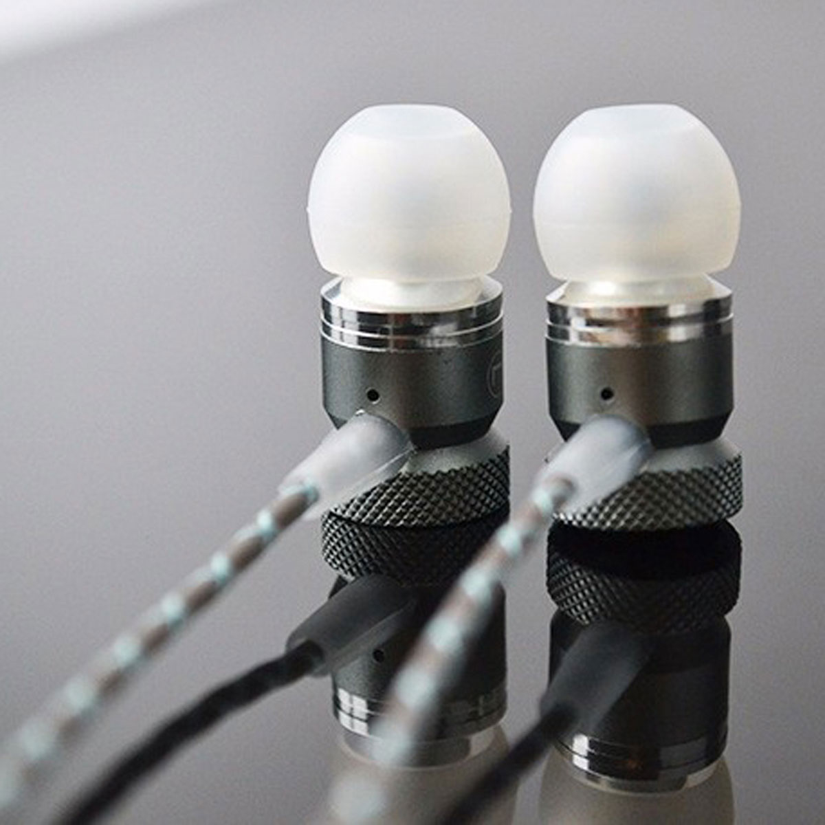New Stereo Sport in-ear Headphone Earphone W/Mic