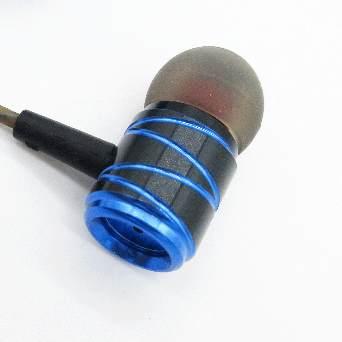 Metal Stereo Earbuds 3.5mm Super Bass In-Ear Earphone with Mic for Smartphone/MP3 Player