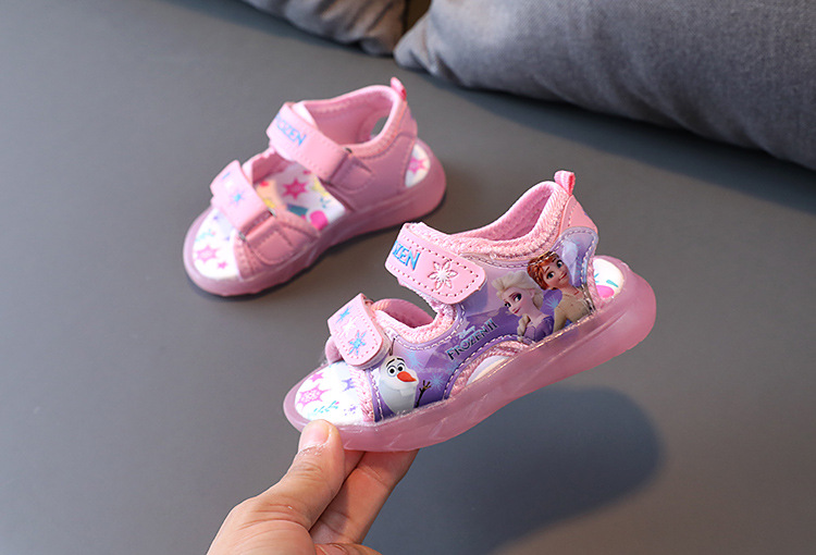 Children's Sandals Glow Beach Walking Shoes For Primary And Secondary School Students