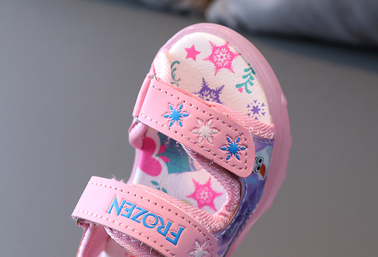 Children's Sandals Glow Beach Walking Shoes For Primary And Secondary School Students