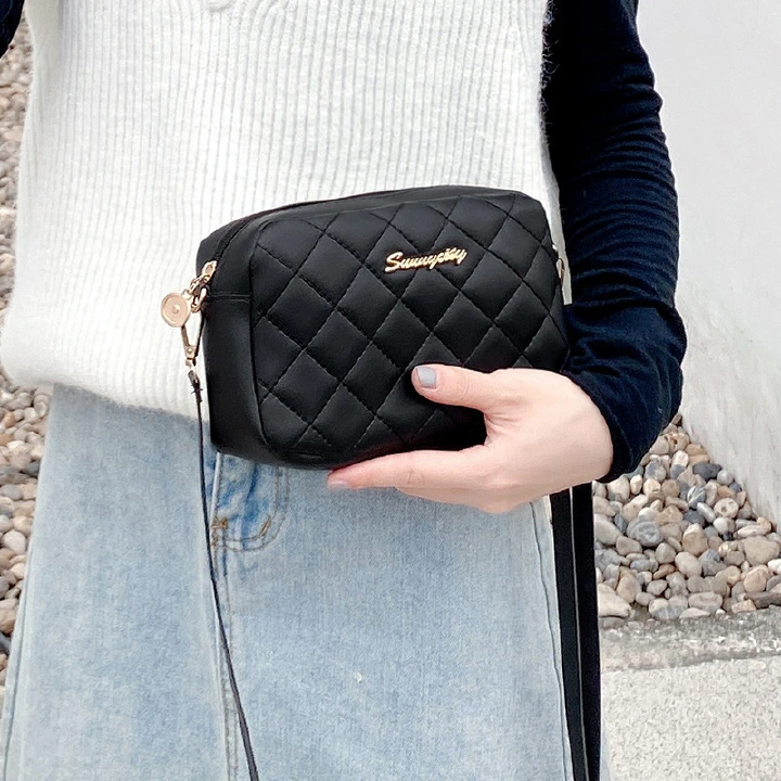 Women's Simple Personalized Embroidered Fashion Chain Crossbody Bag