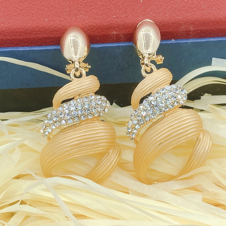 Women's earrings with diamonds New exaggerated earrings Earring set Metal leaf shape pendant earrings Europe and America New 18k gold plated Italian high-end design earrings Original