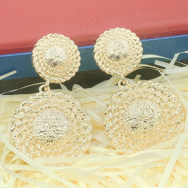Women's earrings Fashion jewelry Gold plated earrings Earrings 1 piece Dubai exaggerated high-end earrings 18k gold pendant earrings The wedding banquet is exaggerated