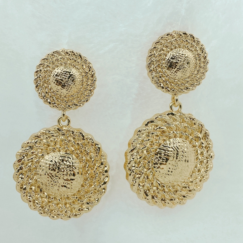 Women's earrings Fashion jewelry Gold plated earrings Earrings 1 piece Dubai exaggerated high-end earrings 18k gold pendant earrings The wedding banquet is exaggerated