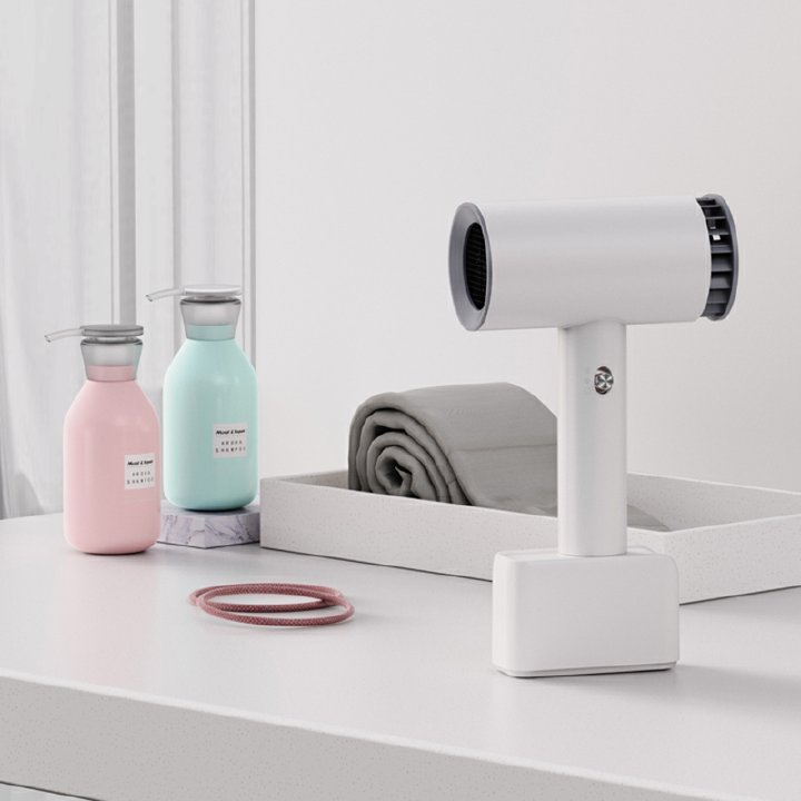 Cordless Rechargeable Hot and Cold Wind Hair Dryer Travel Wireless Blow Dryer for Art Painting Home Outdoor Camping Pet