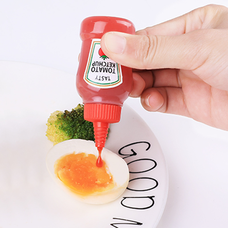 2pcs/set 25ML Mini Tomato Ketchup Bottle Portable Condiment Bottles Small Sauce Container Seasoning Bottle Kitchen Gadgets